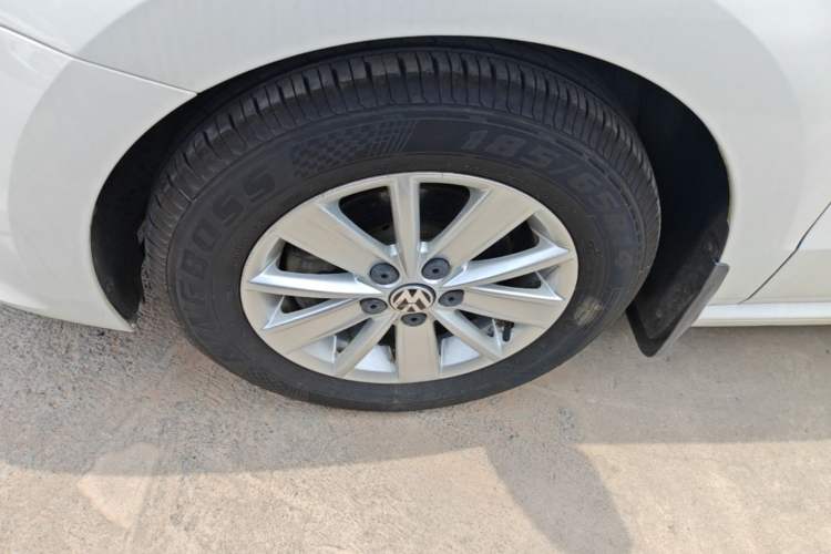 Used Volkswagen Polo 2018 1.5L Automatic Advanced Driving Model Left Front Wheel Hub