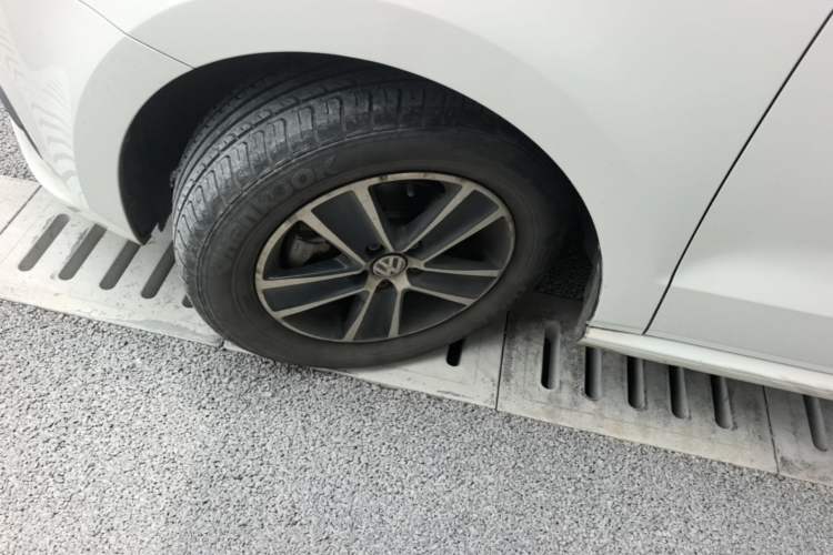 Used Volkswagen Polo 2018 1.5L Automatic Advanced Driving Model Left Front Wheel Hub