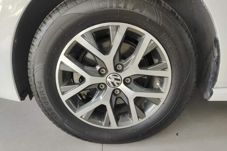 Used Volkswagen Polo 2018 1.5L Automatic Advanced Driving Model Left Front Wheel Hub