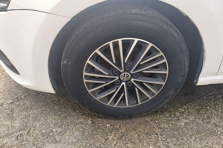 Used Volkswagen Polo 2018 1.5L Automatic Advanced Driving Model Left Front Wheel Hub