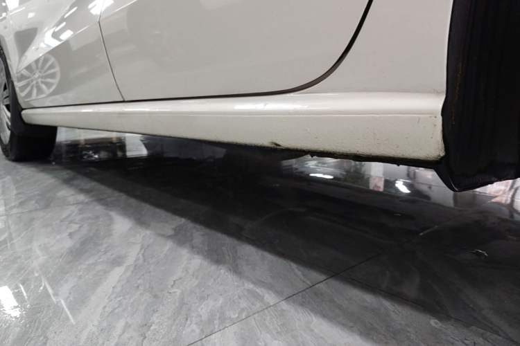 Used Volkswagen Polo 2018 1.5L Automatic Enjoyment Model Left Side Sill