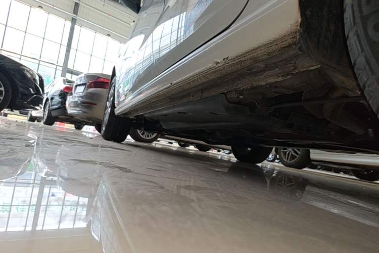 Used Volkswagen Polo 2018 1.5L Automatic Luxury Edition Left Side Sill