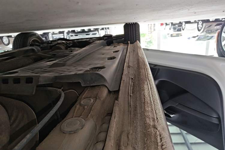 Used Volkswagen Polo 2018 1.5L Manual Drive-Comfort Model Left Side Sill
