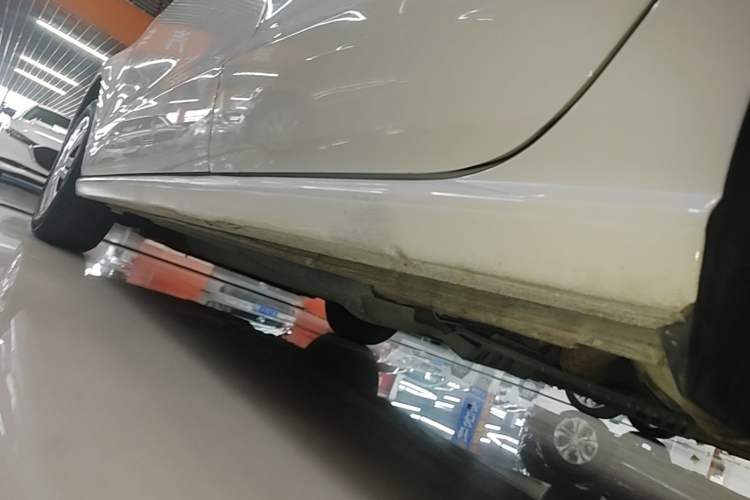 Used Volkswagen Polo 2018 1.5L Manual Drive-Comfort Model Left Side Sill