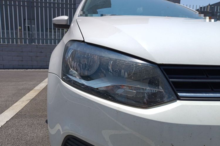 Used Volkswagen Polo 2018 1.5L Manual Drive-Comfort Model Right Front Headlight