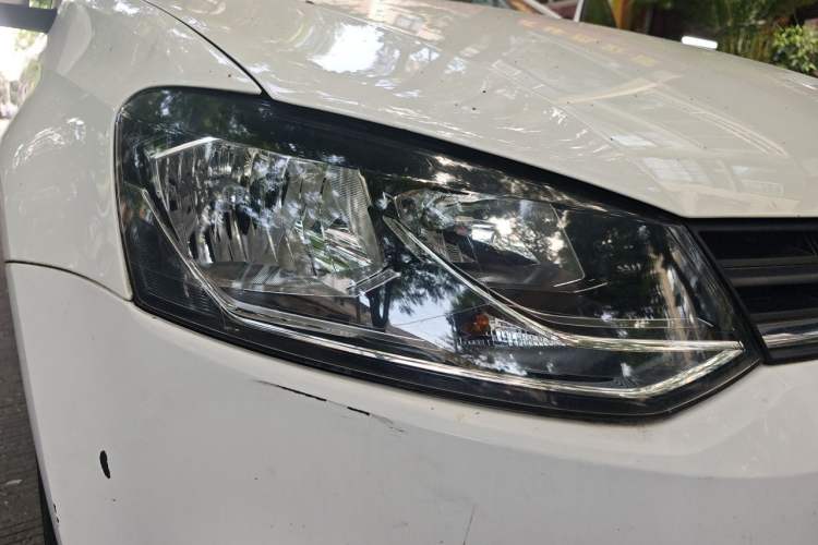 Used Volkswagen Polo 2018 1.5L Automatic Luxury Edition Right Front Headlight