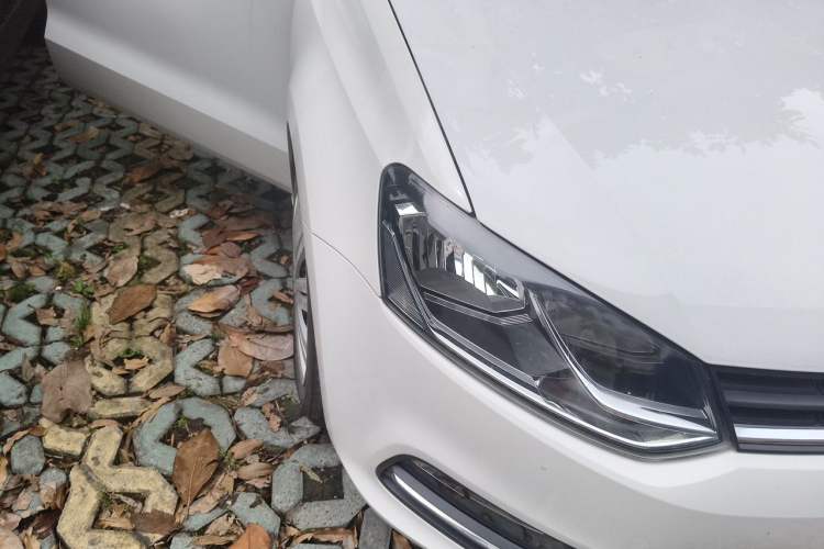 Used Volkswagen Polo 2018 1.5L Automatic Enjoyment Model Right Front Headlight