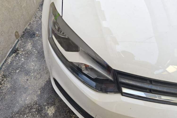 Used Volkswagen Polo 2018 1.5L Manual Drive-Comfort Model Right Front Headlight