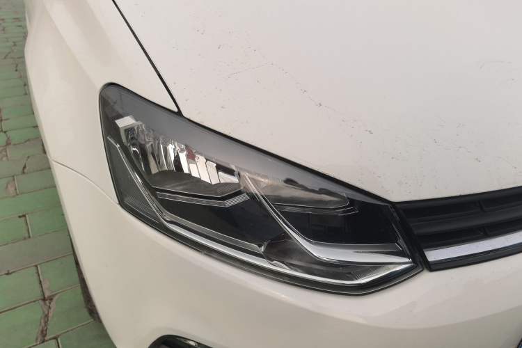 Used Volkswagen Polo 2018 1.5L Automatic Enjoyment Model Right Front Headlight