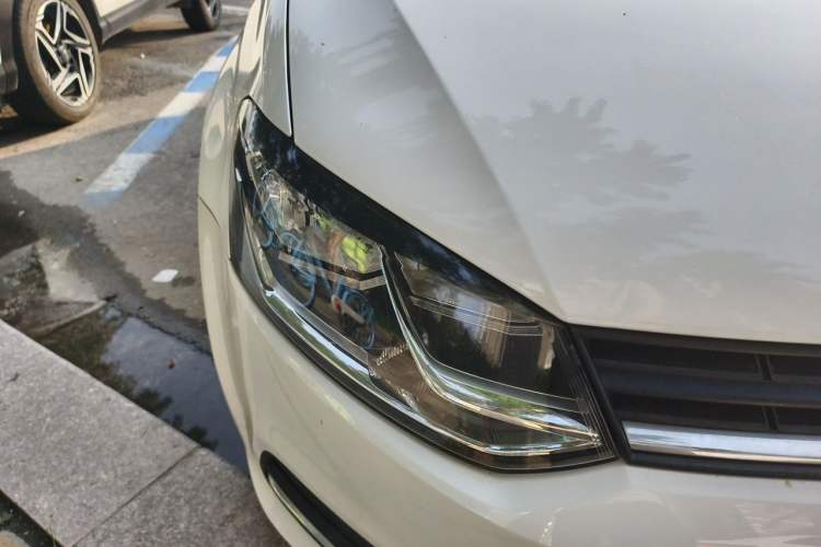 Used Volkswagen Polo 2018 1.5L Automatic Enjoyment Model Right Front Headlight