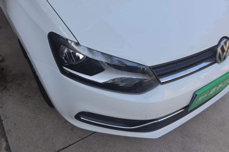 Used Volkswagen Polo 2018 1.5L Manual Drive-Comfort Model Right Front Headlight