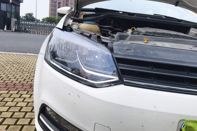 Used Volkswagen Polo 2018 1.5L Automatic Enjoyment Model Right Front Headlight