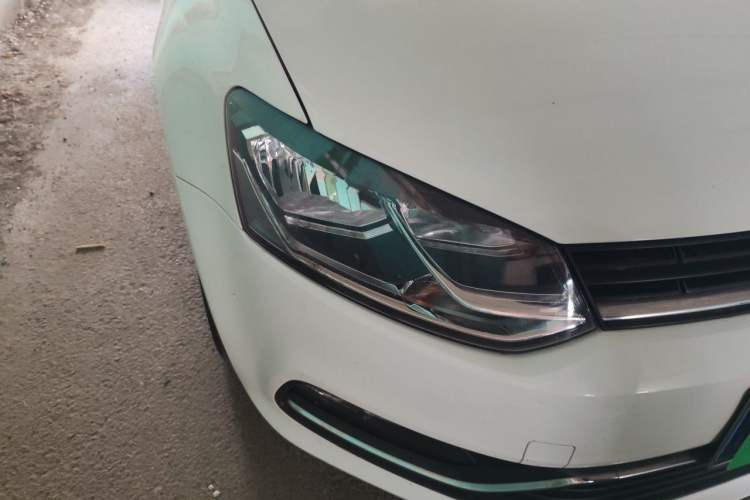 Used Volkswagen Polo 2018 1.5L Automatic Enjoyment Model Right Front Headlight