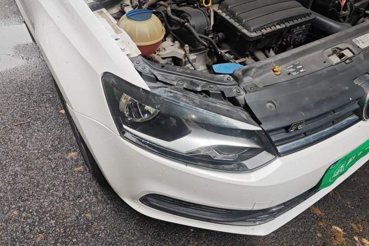 Used Volkswagen Polo 2018 1.5L Manual Drive-Comfort Model Right Front Headlight