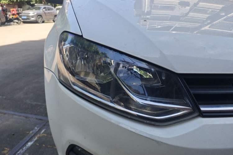 Used Volkswagen Polo 2018 1.5L Automatic Enjoyment Model Right Front Headlight