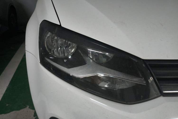 Used Volkswagen Polo 2018 1.5L Manual Drive-Comfort Model Right Front Headlight
