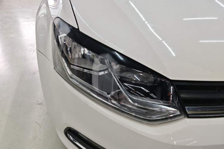 Used Volkswagen Polo 2018 1.5L Automatic Enjoyment Model Right Front Headlight