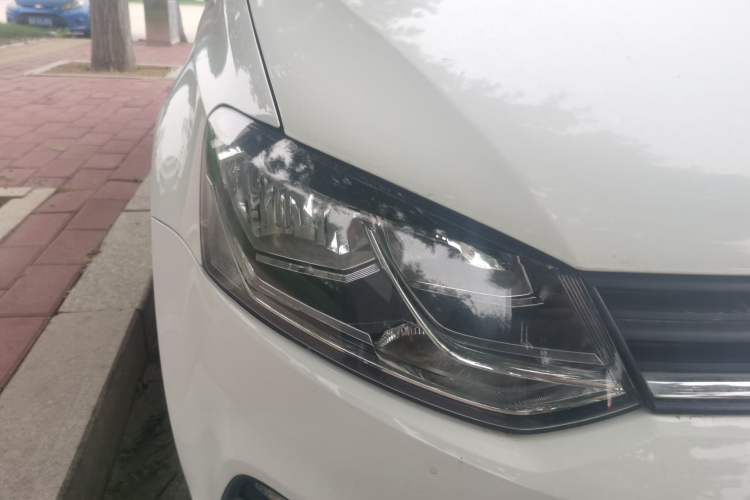 Used Volkswagen Polo 2018 1.5L Automatic Enjoyment Model Right Front Headlight