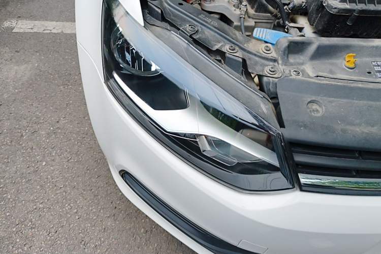 Used Volkswagen Polo 2018 1.5L Manual Drive-Comfort Model Right Front Headlight