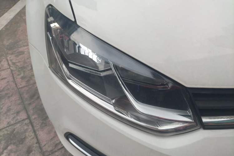 Used Volkswagen Polo 2018 1.5L Automatic Enjoyment Model Right Front Headlight