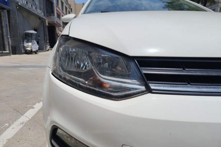 Used Volkswagen Polo 2018 1.5L Automatic Enjoyment Model Right Front Headlight