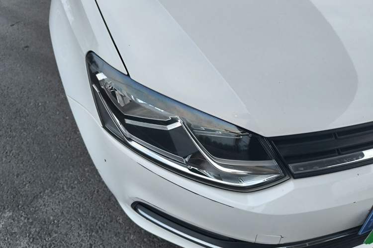 Used Volkswagen Polo 2018 1.5L Automatic Enjoyment Model Right Front Headlight