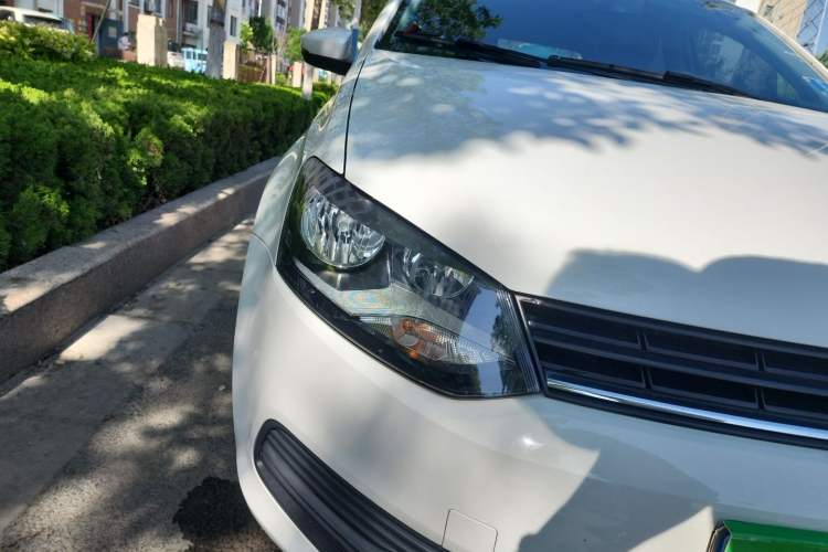 Used Volkswagen Polo 2018 1.5L Manual Drive-Comfort Model Right Front Headlight