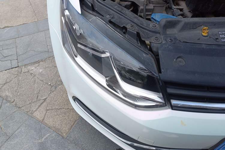 Used Volkswagen Polo 2018 1.5L Automatic Enjoyment Model Right Front Headlight