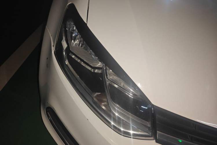Used Volkswagen Polo 2018 1.5L Automatic Enjoyment Model Right Front Headlight