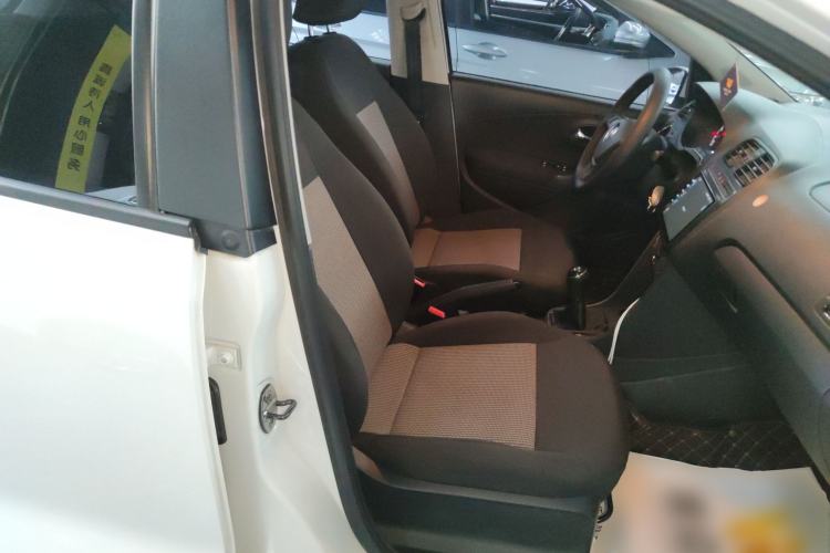 Used Volkswagen Polo 2018 1.5L Manual Drive-Comfort Model Right Front Seat