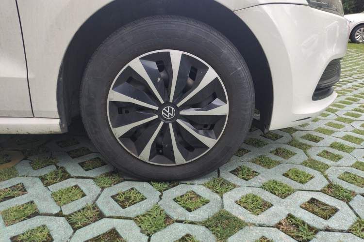 Used Volkswagen Polo 2018 1.5L Automatic Advanced Driving Model Right Front Wheel Hub