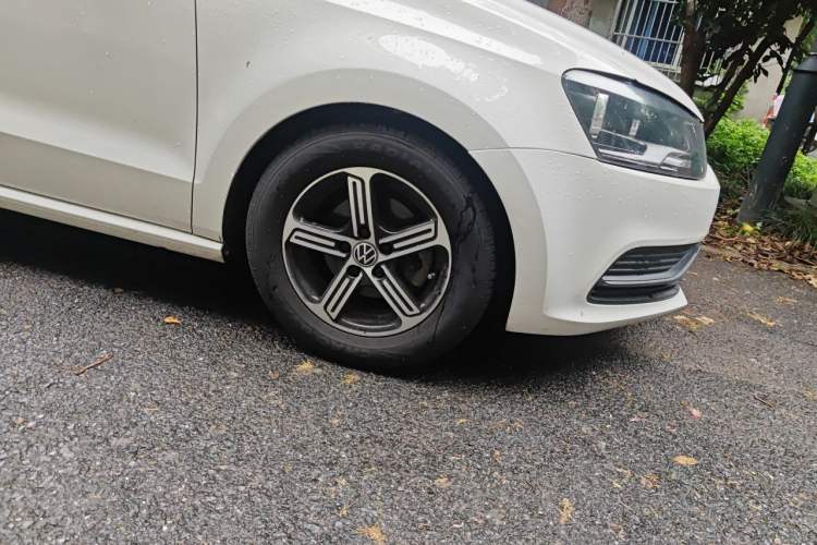 Used Volkswagen Polo 2018 1.5L Manual Drive-Comfort Model Right Front Wheel Hub