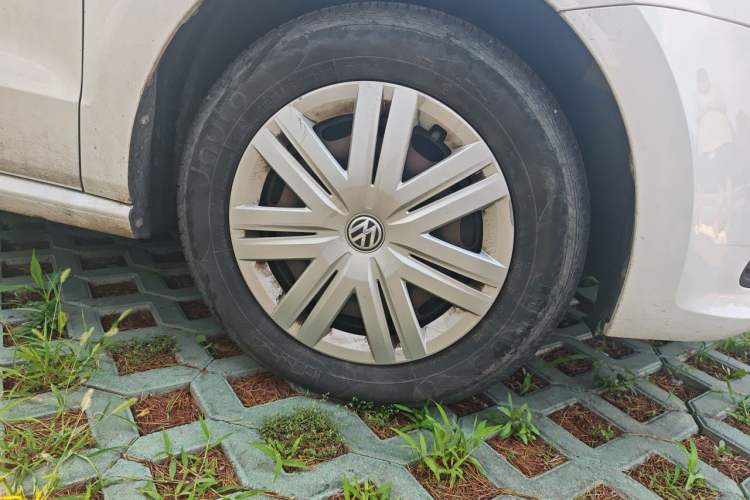 Used Volkswagen Polo 2018 1.5L Automatic Advanced Driving Model Right Front Wheel Hub