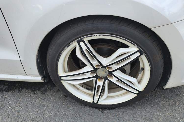 Used Volkswagen Polo 2018 1.5L Automatic Advanced Driving Model Right Front Wheel Hub