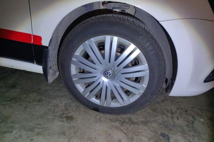 Used Volkswagen Polo 2018 1.5L Automatic Enjoyment Model Right Front Wheel Hub