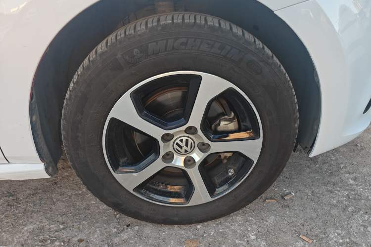 Used Volkswagen Polo 2018 1.5L Manual Drive-Comfort Model Right Front Wheel Hub