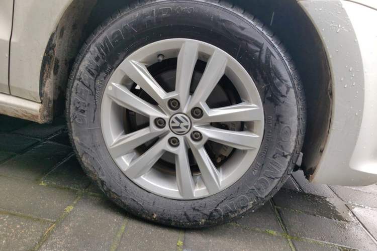 Used Volkswagen Polo 2018 1.5L Manual Drive-Comfort Model Right Front Wheel Hub