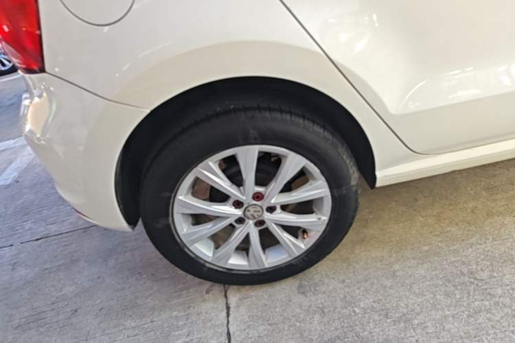 Used Volkswagen Polo 2018 1.5L Manual Drive-Comfort Model Right Rear Wheel Hub