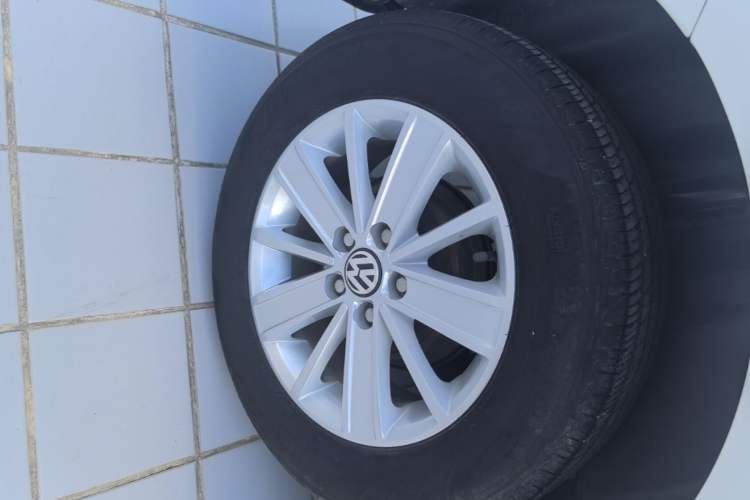 Used Volkswagen Polo 2018 1.5L Automatic Advanced Driving Model Right Rear Wheel Hub