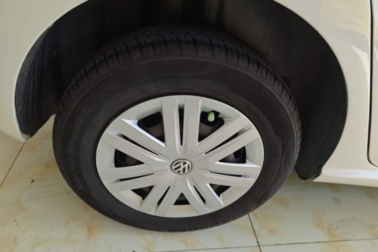 Used Volkswagen Polo 2018 1.5L Manual Drive-Comfort Model Right Rear Wheel Hub