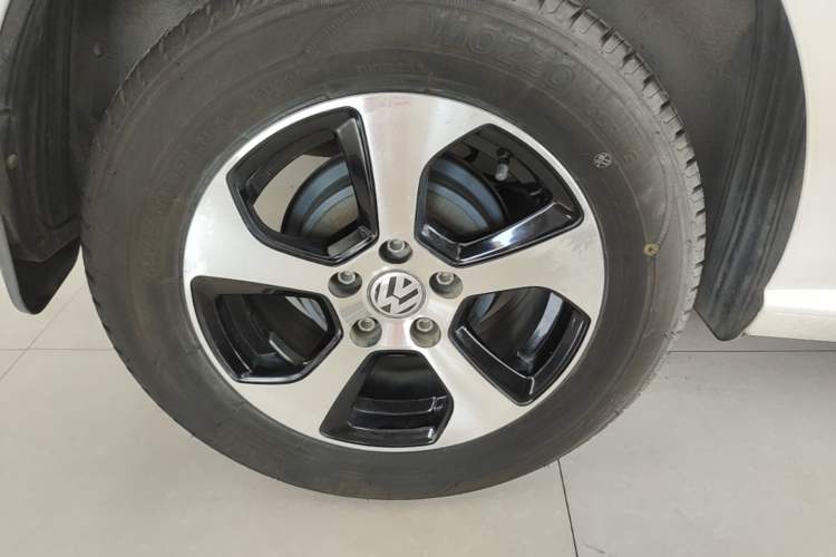 Used Volkswagen Polo 2018 1.5L Manual Drive-Comfort Model Right Rear Wheel Hub