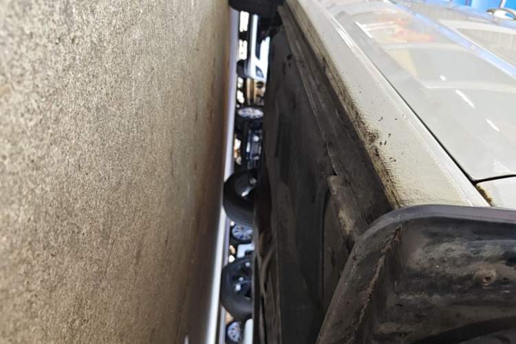 Used Volkswagen Polo 2018 1.5L Manual Drive-Comfort Model Right Side Sill