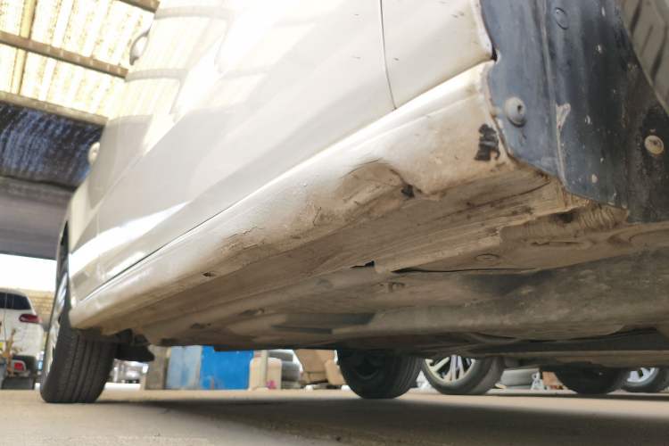 Used Volkswagen Polo 2018 1.5L Manual Drive-Comfort Model Right Side Sill