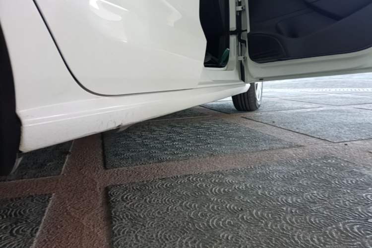 Used Volkswagen Polo 2018 1.5L Automatic Advanced Driving Model Right Side Sill