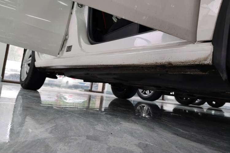 Used Volkswagen Polo 2018 1.5L Automatic Enjoyment Model Right Side Sill