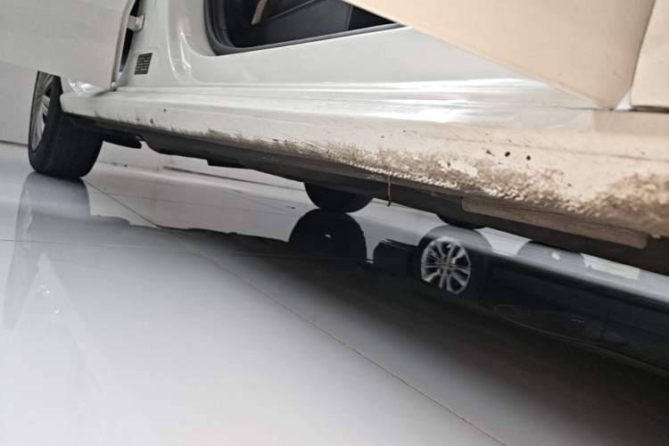 Used Volkswagen Polo 2018 1.5L Automatic Enjoyment Model Right Side Sill