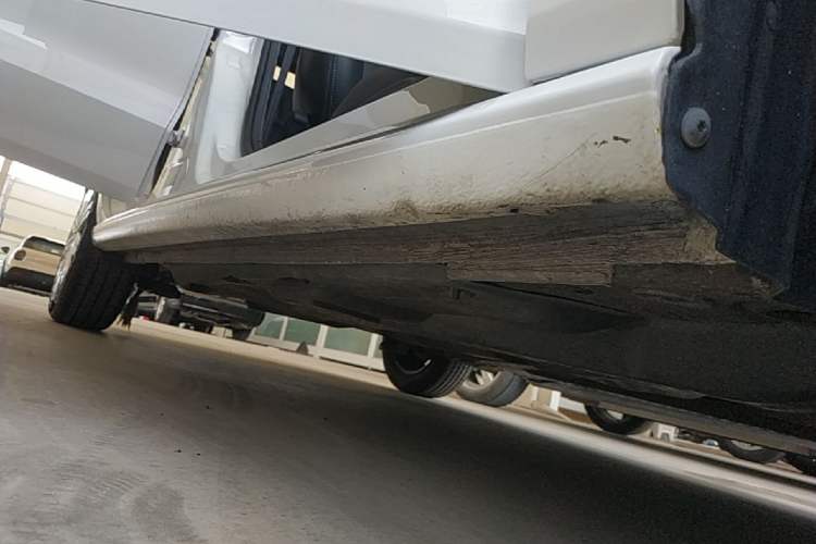 Used Volkswagen Polo 2018 1.5L Automatic Enjoyment Model Right Side Sill