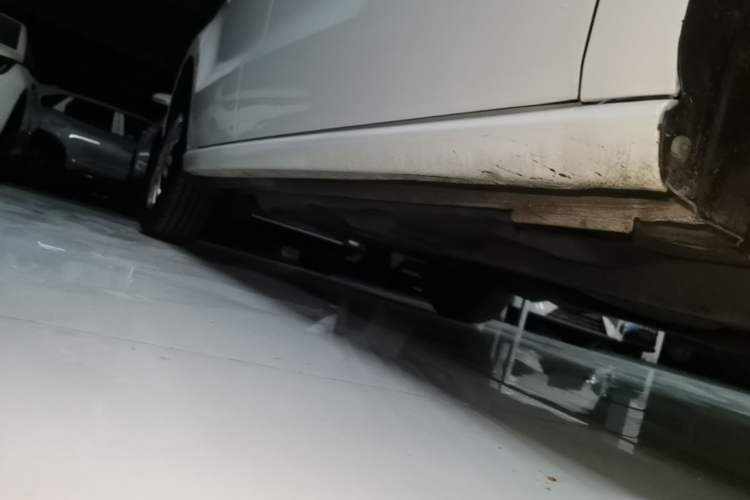 Used Volkswagen Polo 2018 1.5L Manual Drive-Comfort Model Right Side Sill