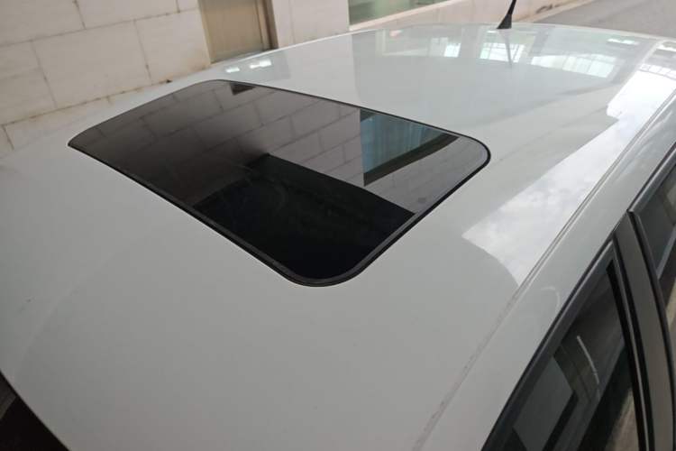 Used Volkswagen Polo 2018 1.5L Automatic Enjoyment Model Roof