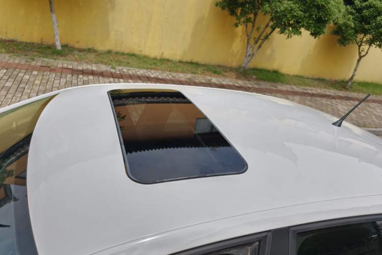 Used Volkswagen Polo 2018 1.5L Automatic Enjoyment Model Roof